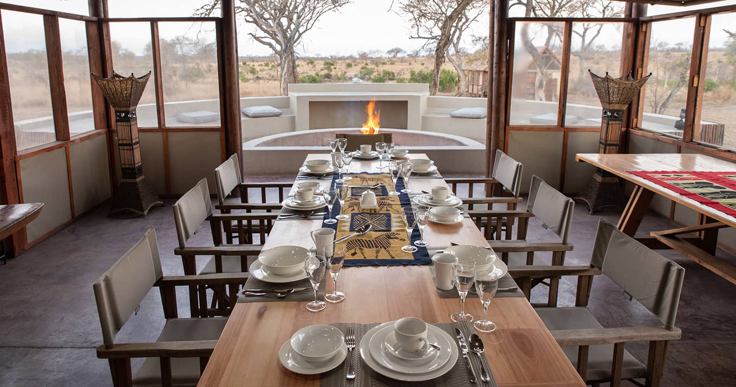 The restaurant and lounge area at Buffelshoek Camp